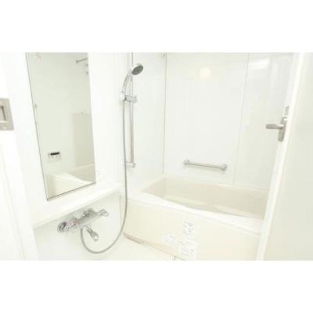 バス・シャワールーム　※写真は同タイプ住戸です。