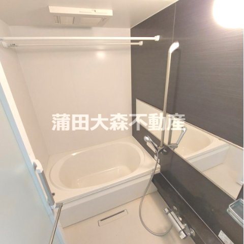 バス・シャワールーム　追焚と浴室乾燥機付きのお風呂　バスルーム