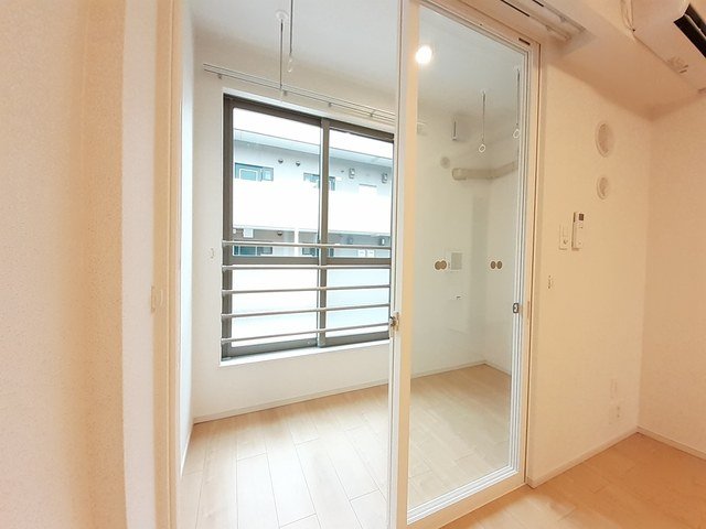 その他部屋・スペース　サンルーム。雨の日や冬でも安心して洗濯物が干せます！