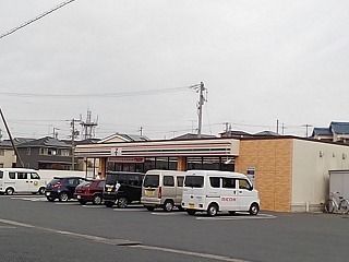 コンビニ　セブンイレブン（コンビニ）まで350m