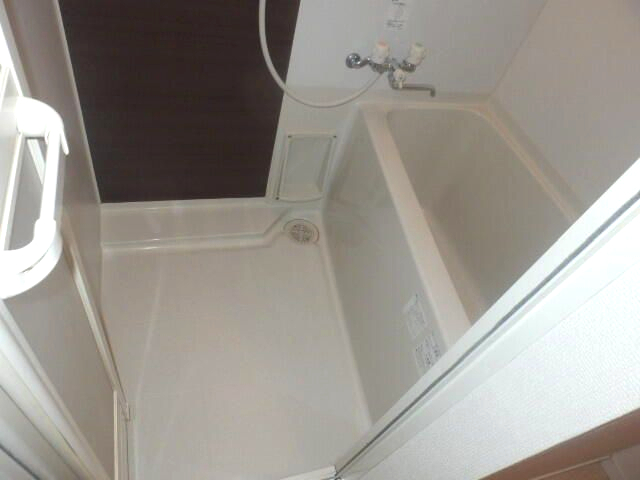 バス・シャワールーム　別部屋反転写真