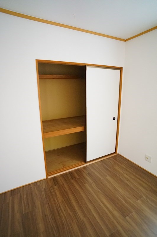 その他設備　押入（洋室６帖）★