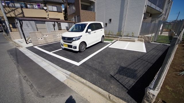 駐車場　敷地内駐車場