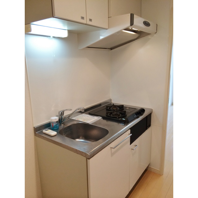 キッチン　同物件反転タイプの写真です。
