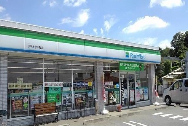 コンビニ　ファミリーマート（コンビニ）まで630m