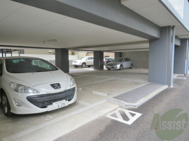 駐車場　駐車場