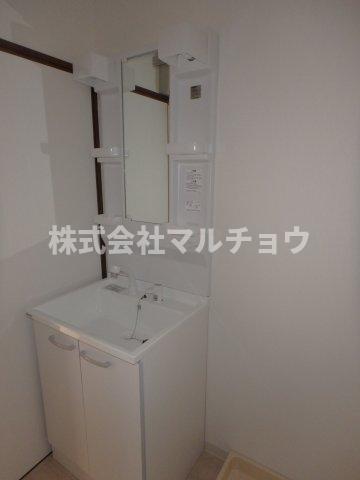 洗面設備　独立洗面台あり、毎朝おしゃれに忙しい女性の方におすすめです