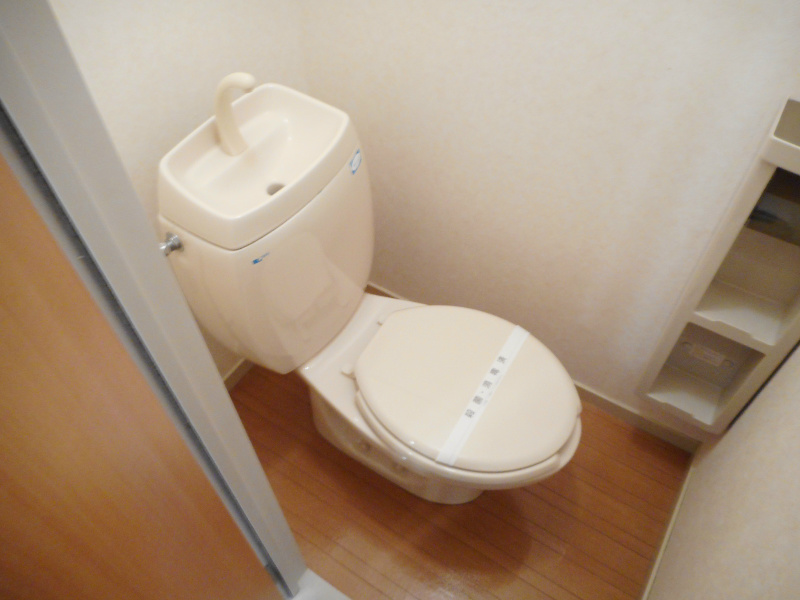 トイレ　※写真は別号室の参考写真です。