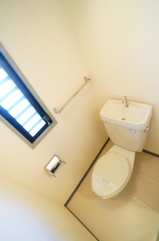 トイレ　お風呂とトイレが別々のタイプです!