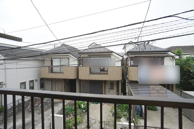 眺望　バルコニーからの景色です！圧迫感がないので暮らしやすい♪