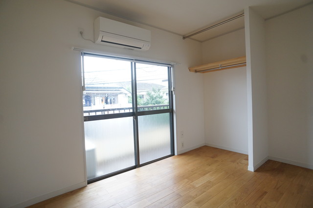 居室・リビング　うれしい！人気のインターネット接続可能なお部屋です♪