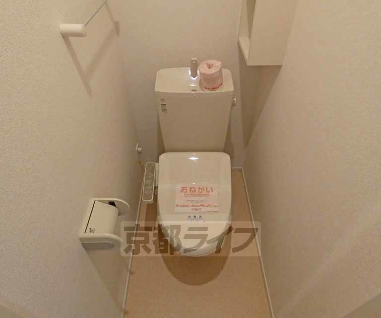 トイレ　ウォシュレット機能付きです・