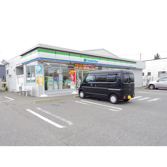 コンビニ　ファミリーマート松本笹賀店（コンビニ）まで801m