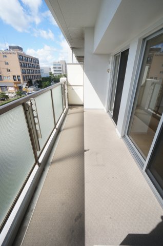 バルコニー　水曜日、営業時間外もご相談ください！ ※すべて同タイプのお写