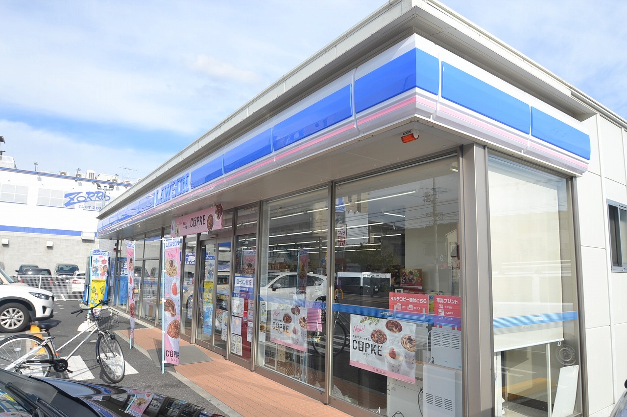 コンビニ　ローソン広島五日市駅前三丁目店（コンビニ）まで199m