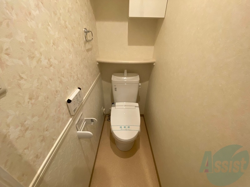 トイレ　嬉しいウォシュレット機能付きです。シャワートイレは便利ですね