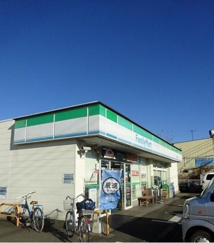 コンビニ　ファミリーマート（コンビニ）まで180m