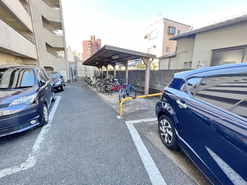 駐車場　駐車場