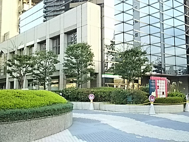 コンビニ　ファミリーマート新宿アイタウン店（コンビニ）まで559m