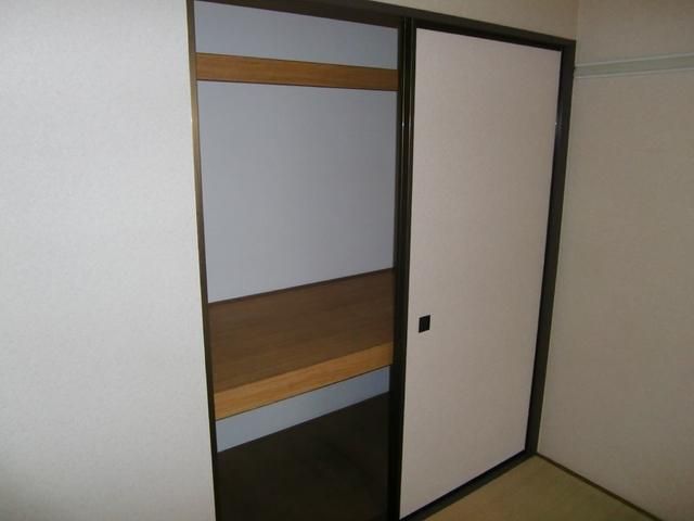 収納　★収納は押入れタイプで奥行きあります★