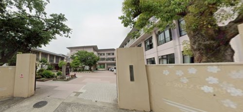 中学校　京都市立上京中学校（中学校）まで379m