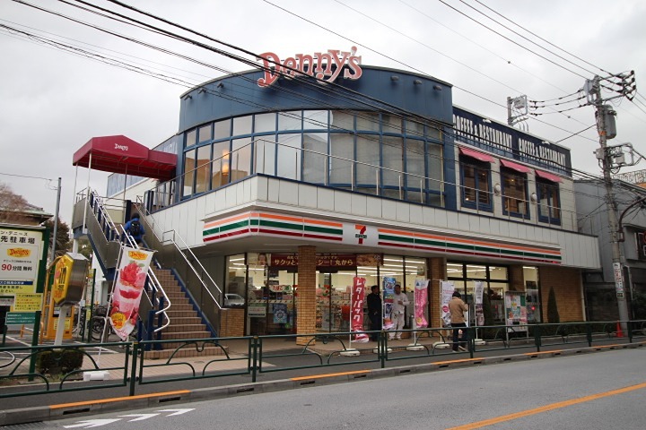コンビニ　セブンイレブン 台東谷中6丁目店（コンビニ）まで233m
