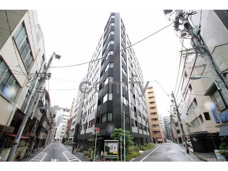 建物外観　タイル貼りの重厚感のある外観