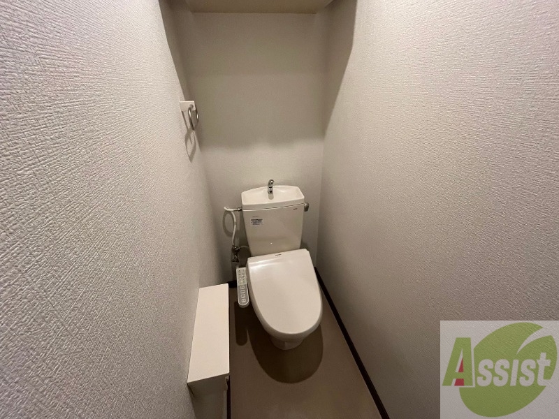 トイレ　こちらはトイレです。清潔感があり、安心して使用できます。