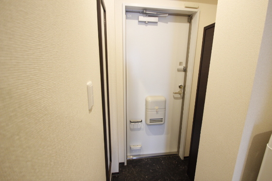玄関　※別部屋の写真です