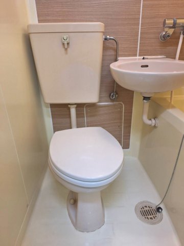 トイレ　清掃前