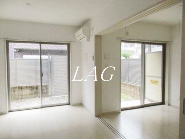 居室・リビング　洋室のお部屋です。