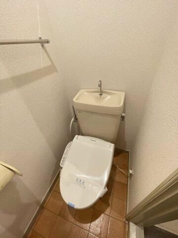 トイレ　別部屋参考写真