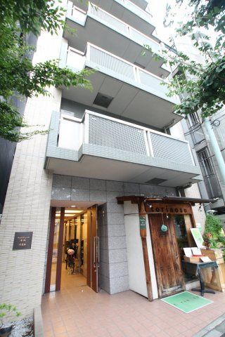 エントランス　建物の内部です