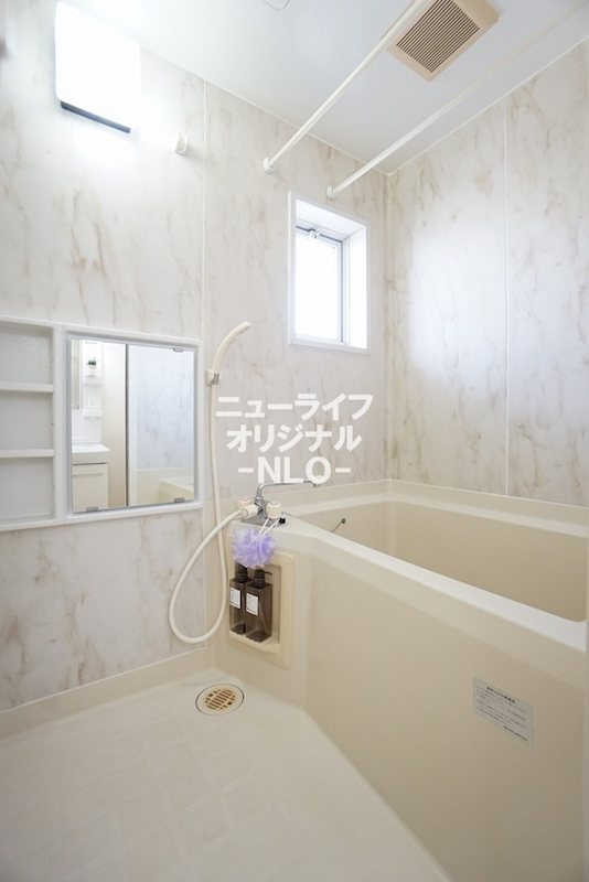 バス・シャワールーム　バスタブに浸かって一日の疲れをゆっくりリフレッシュ☆