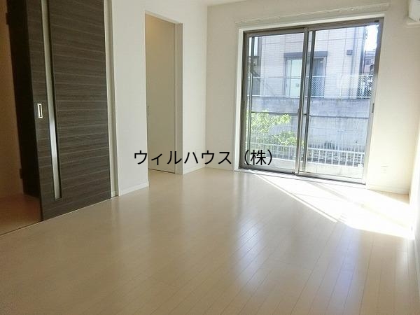 居室・リビング　広々としたリビング！