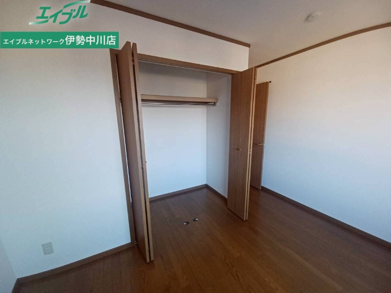 収納　別部屋反転参考写真です