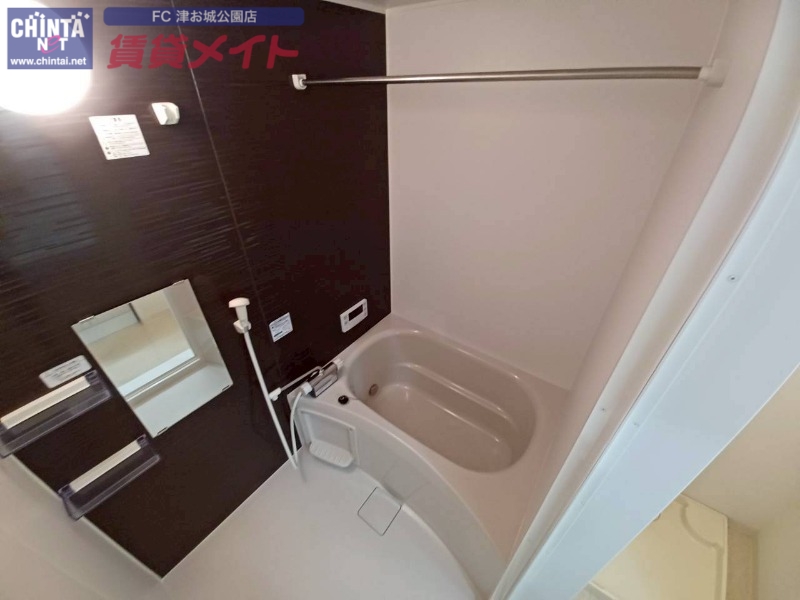 バス・シャワールーム　同じ物件、別部屋の写真です