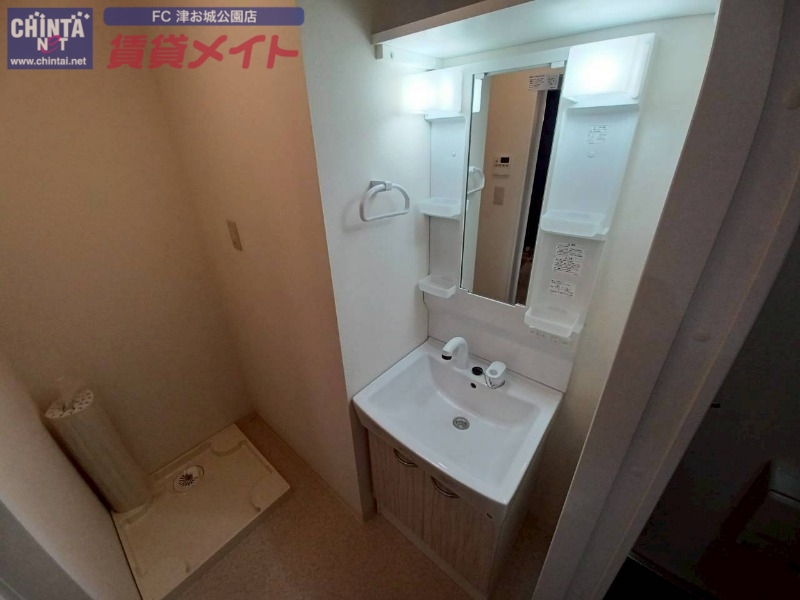 洗面設備　同じ物件、別部屋の写真です