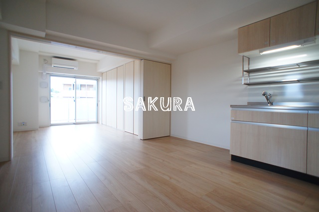 居室・リビング　開放感のあるゆったりとしたお部屋です♪