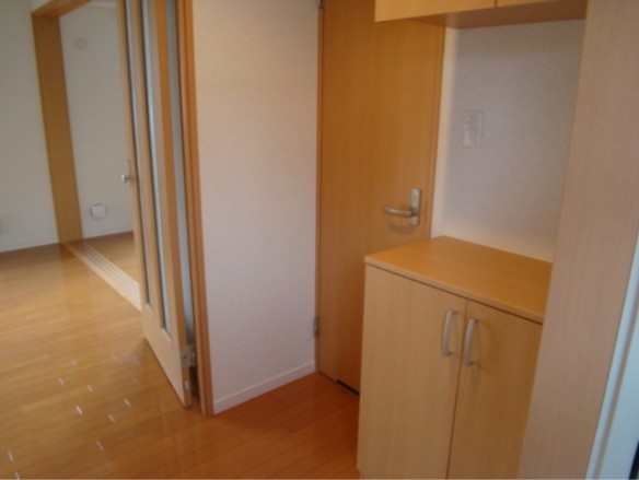 玄関　別部屋の参考写真です