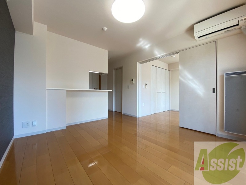 居室・リビング　広くてキレイなお部屋が広がっていて、充実した生活が送れそう。