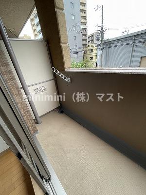 バルコニー　※室内写真は別のお部屋となります。