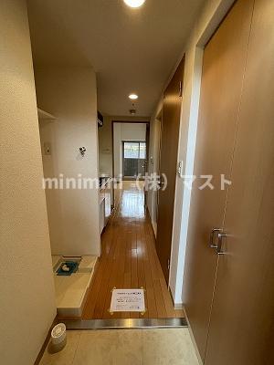 玄関　※室内写真は別のお部屋となります。