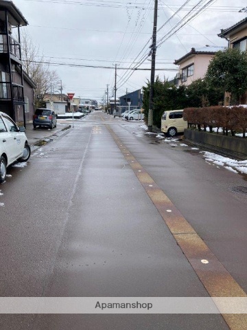 その他　前面道路（その他）まで0m
