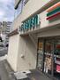 コンビニ　セブンイレブン 北参道駅前店（コンビニ）まで180m
