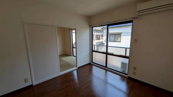 居室・リビング　※別部屋の写真です