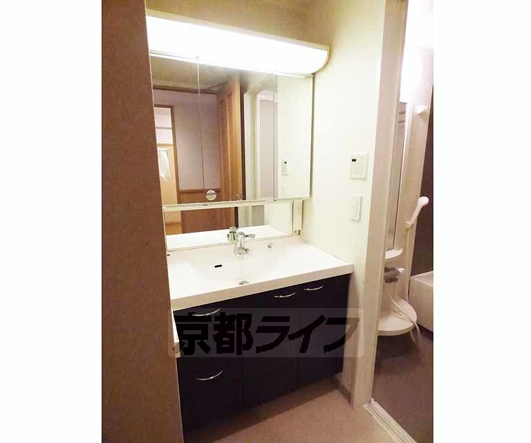 洗面設備　シャンプードレッサーです。