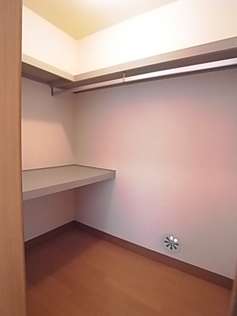 収納　ウォークインクローゼット