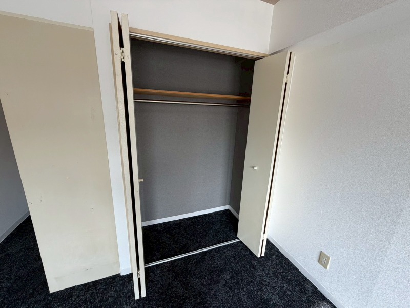 収納　寝室の収納です。部屋がすっきり片付きます。