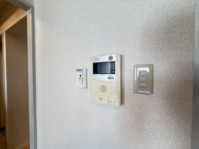 セキュリティ　嬉しいモニター付きインターホン！